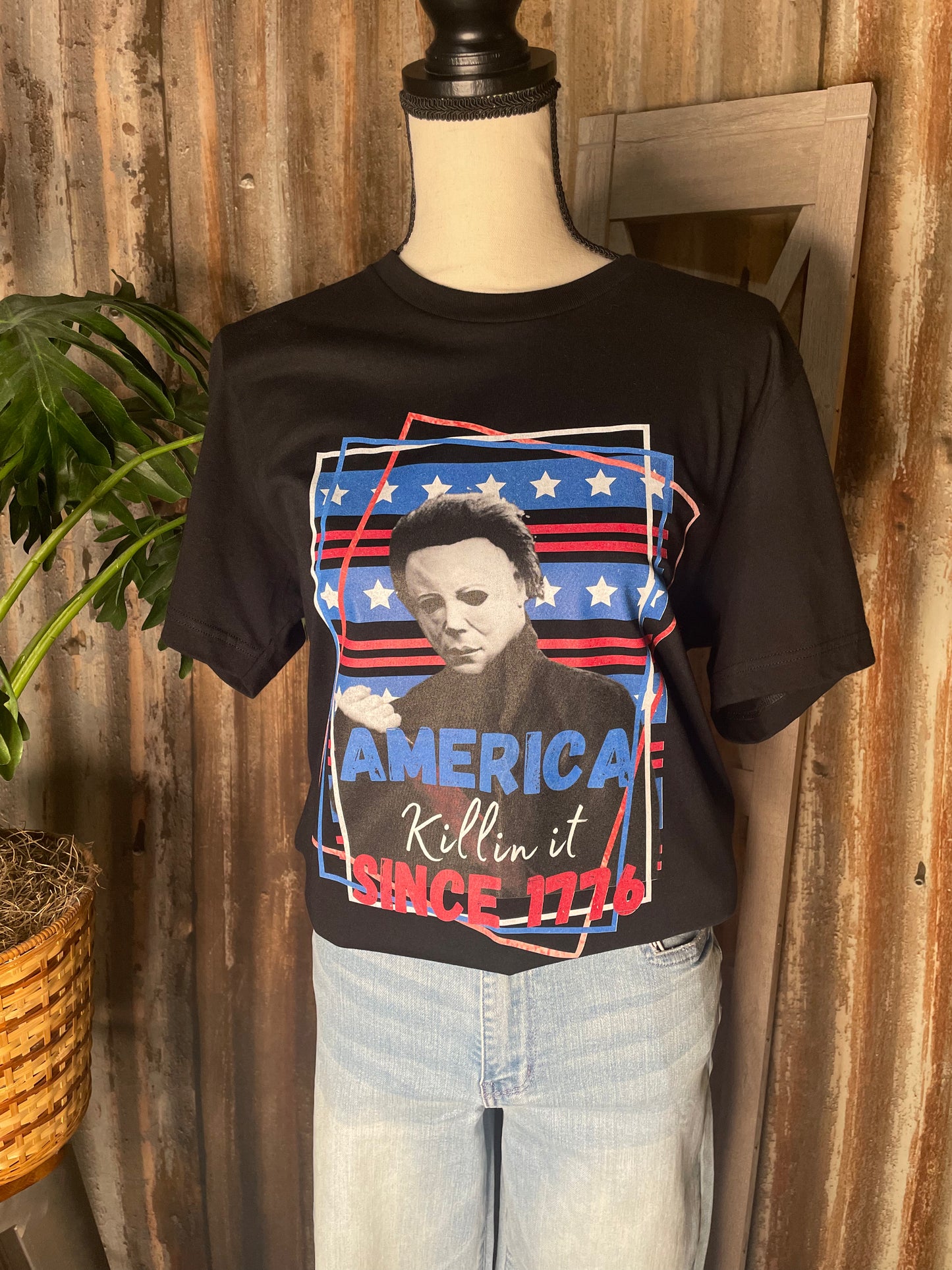 SHORT SLEEVE GRAPHIC BLACK T-SHIRT