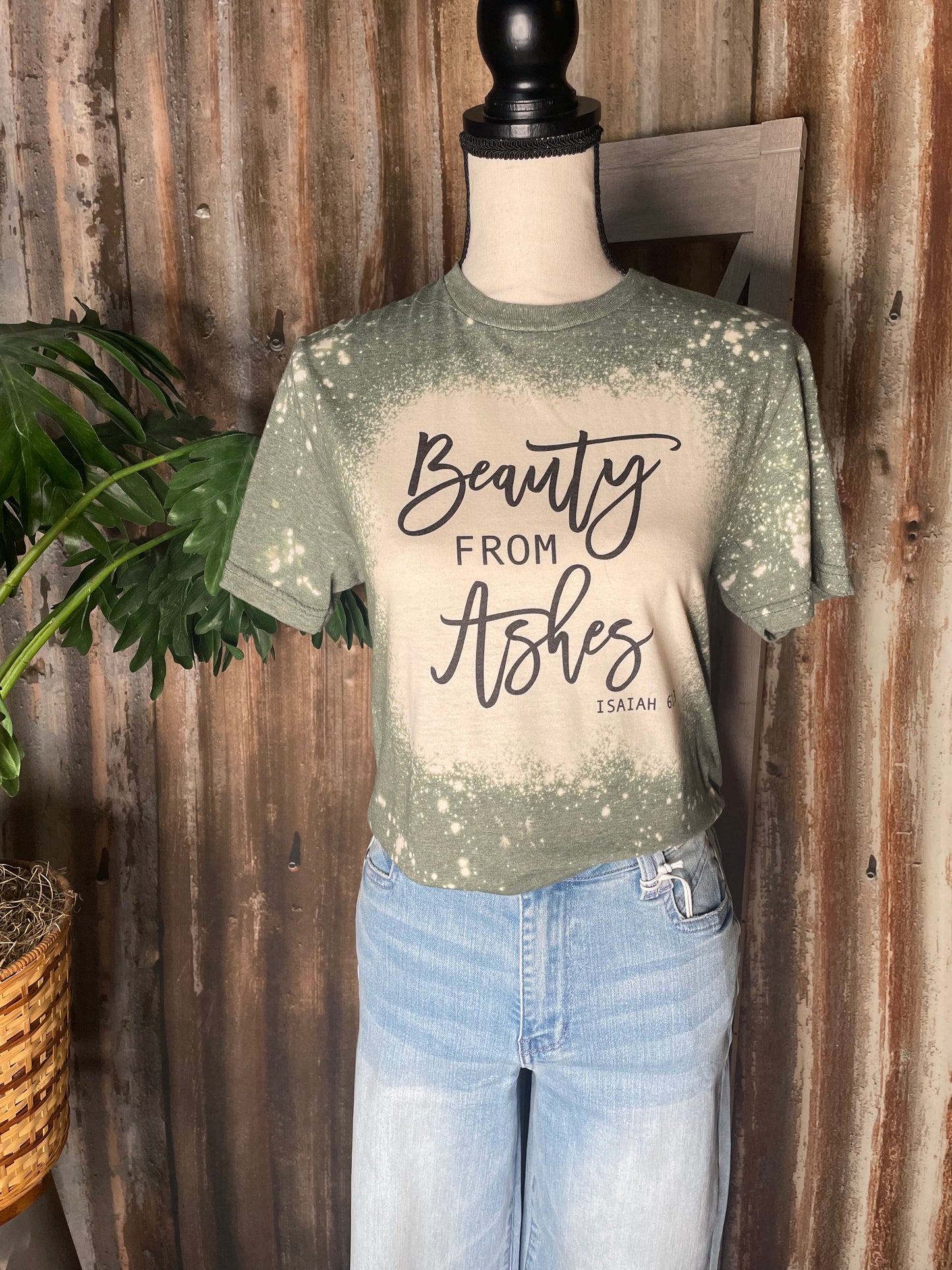 SHORT SLEEVE GRAPHIC BLEACHED OLIVE T-SHIRT