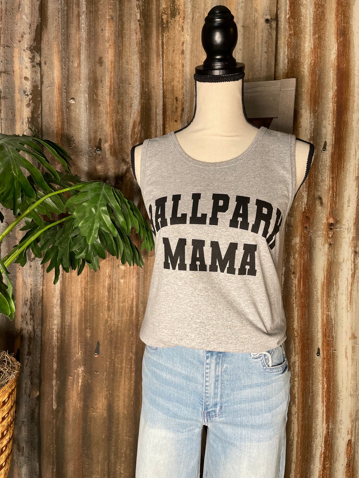 WOMENS SLEEVELESS GRAPHIC T-SHIRT BALLPARK MAMA