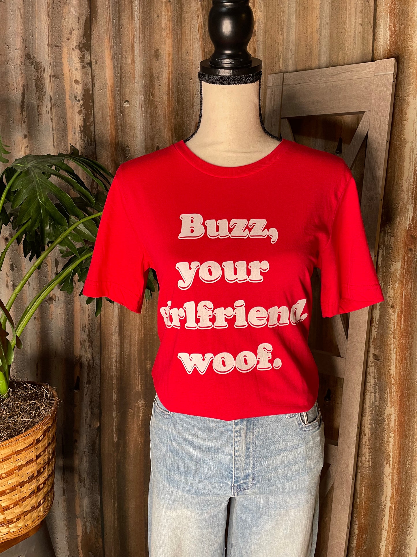 SHORT SLEEVE GRAPHIC RED T-SHIRT