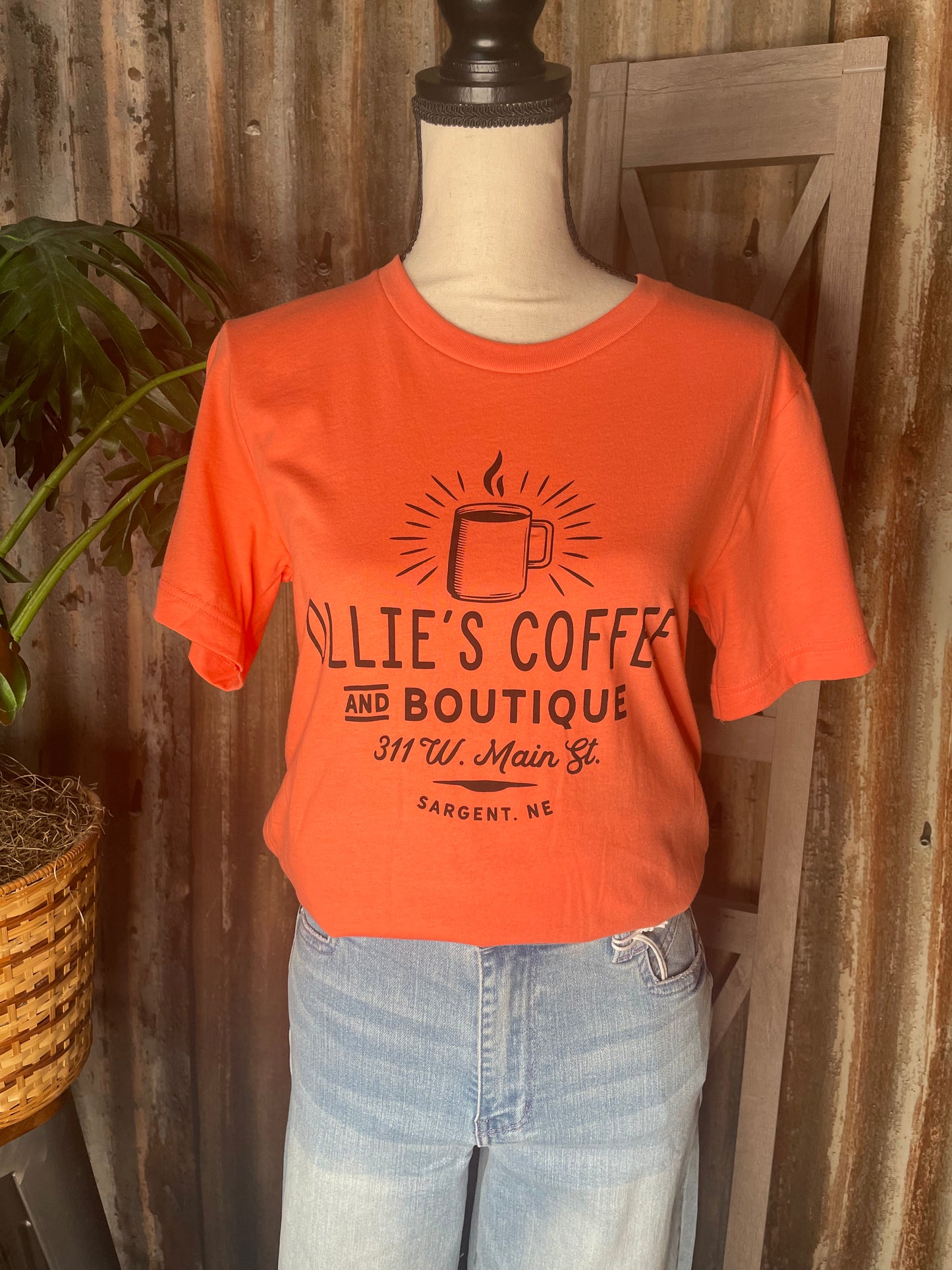 SHORT SLEEVE GRAPHIC CORAL T-SHIRT