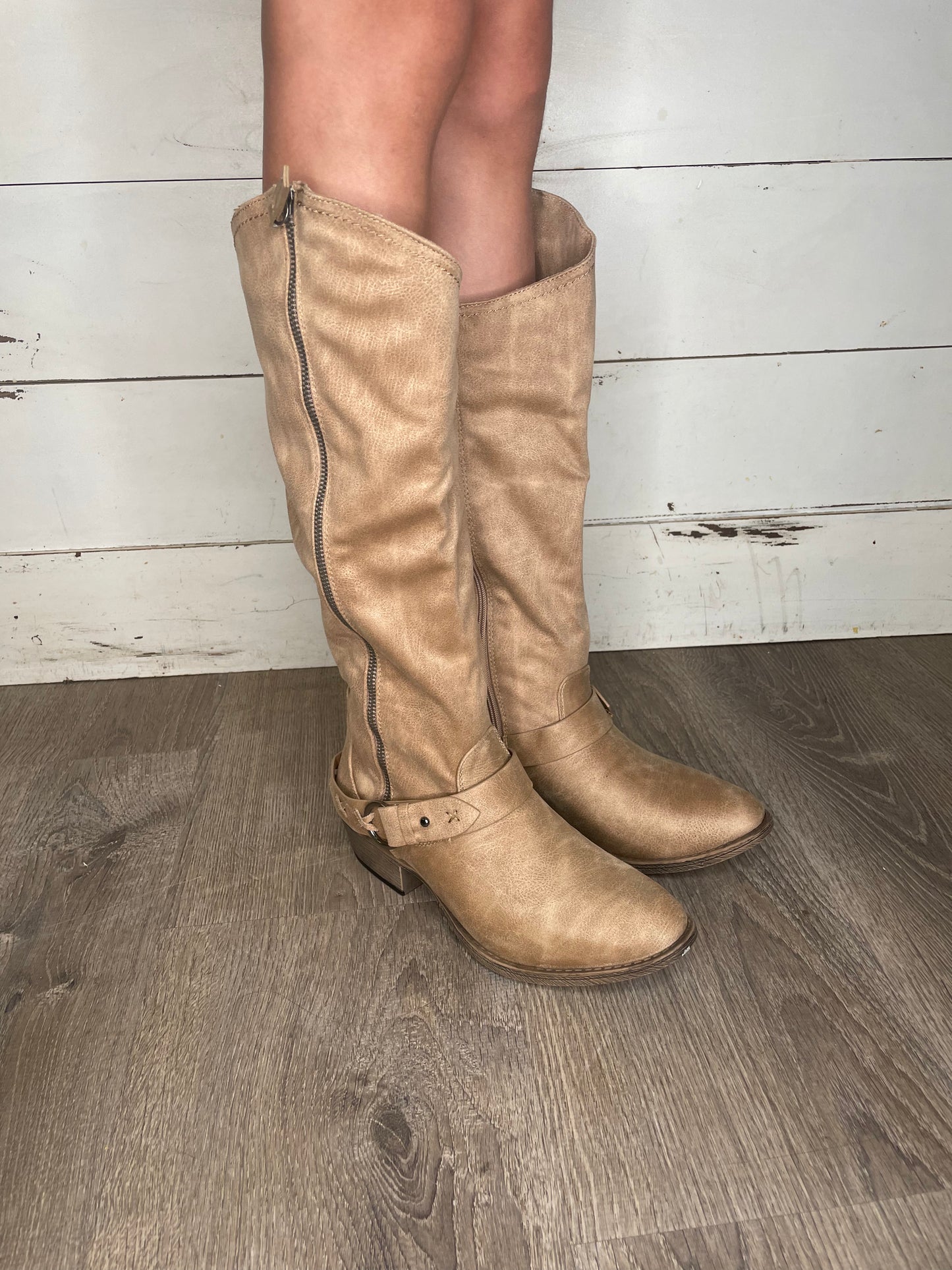 WOMENS TAN BOOT
