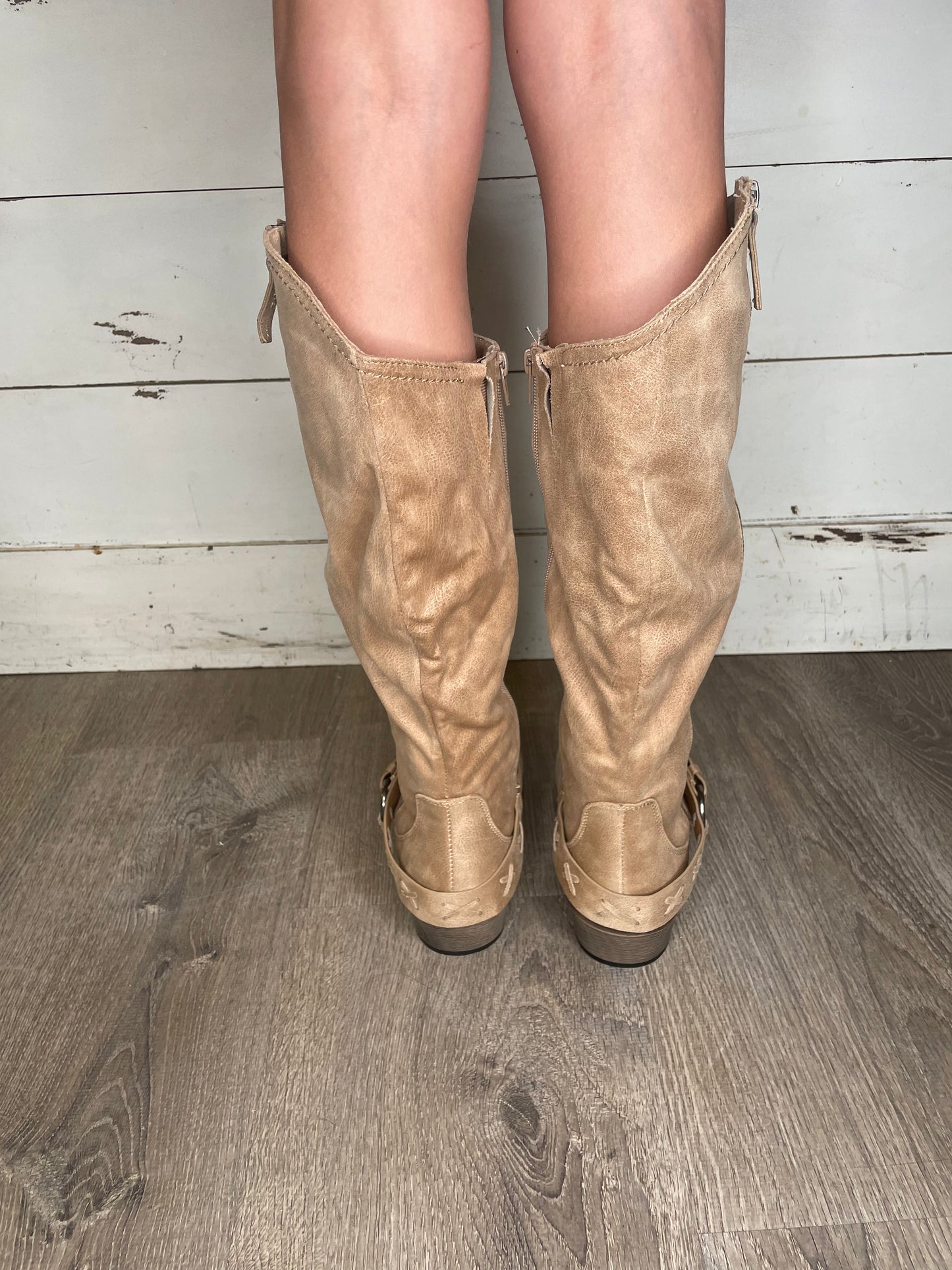 WOMENS TAN BOOT