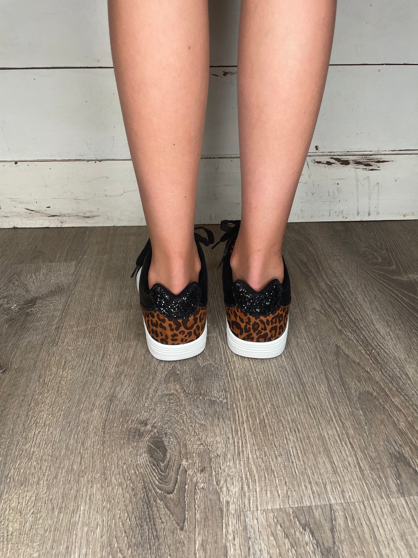 WOMENS BLACK/WHITE/LEOPARD TENNIS SHOES