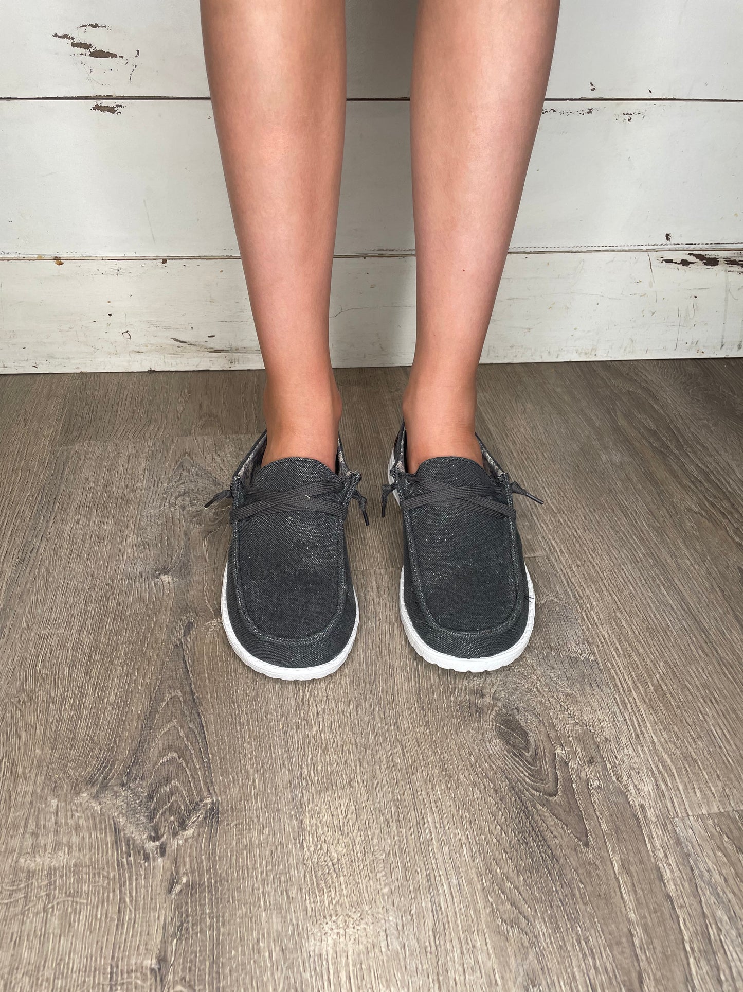 WOMENS BLACK CANVAS SLIP ON