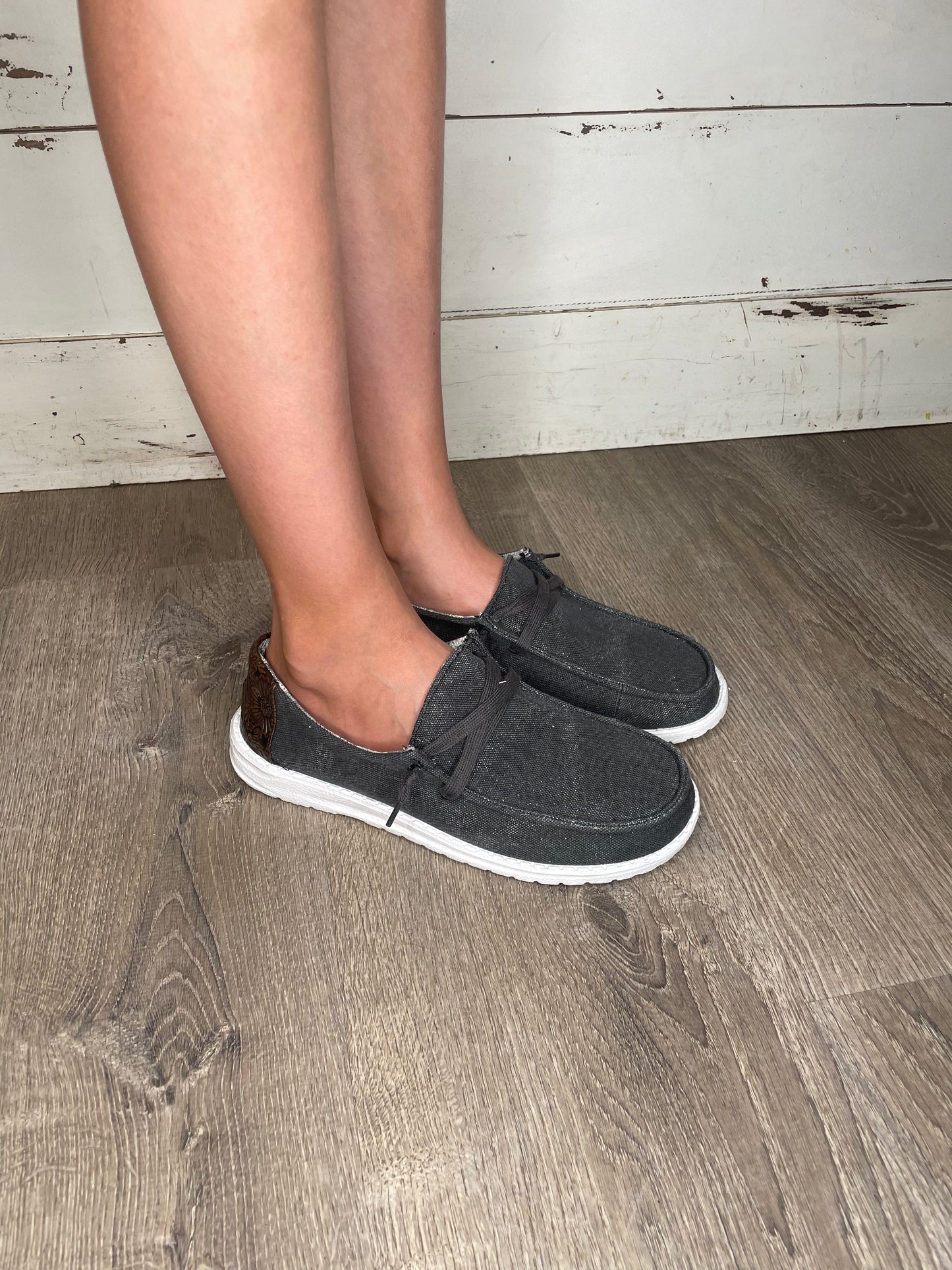 WOMENS BLACK CANVAS SLIP ON