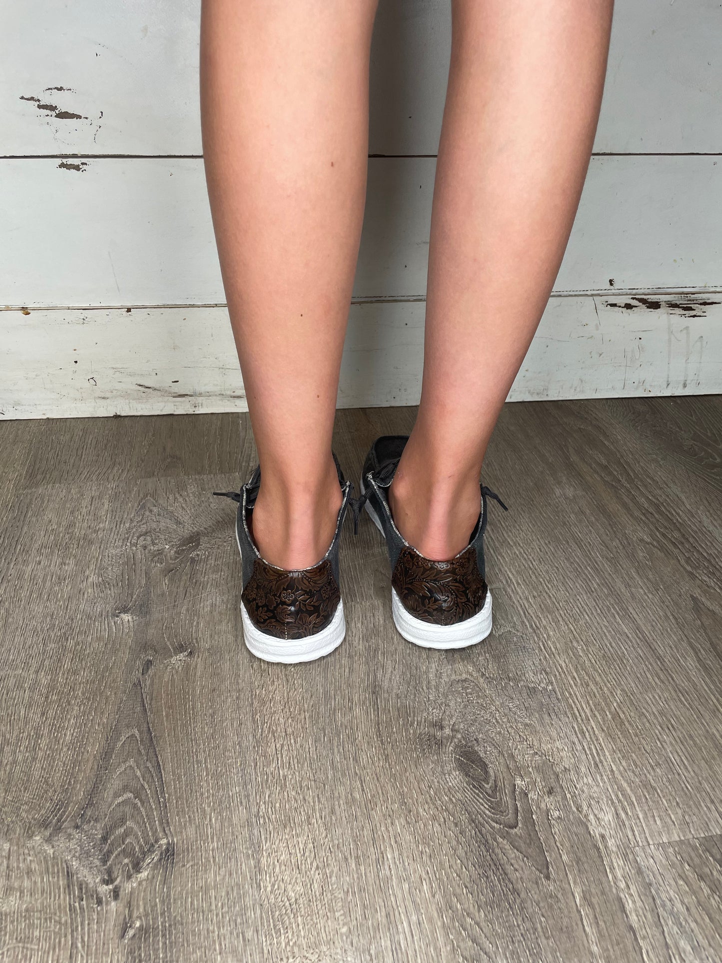 WOMENS BLACK CANVAS SLIP ON