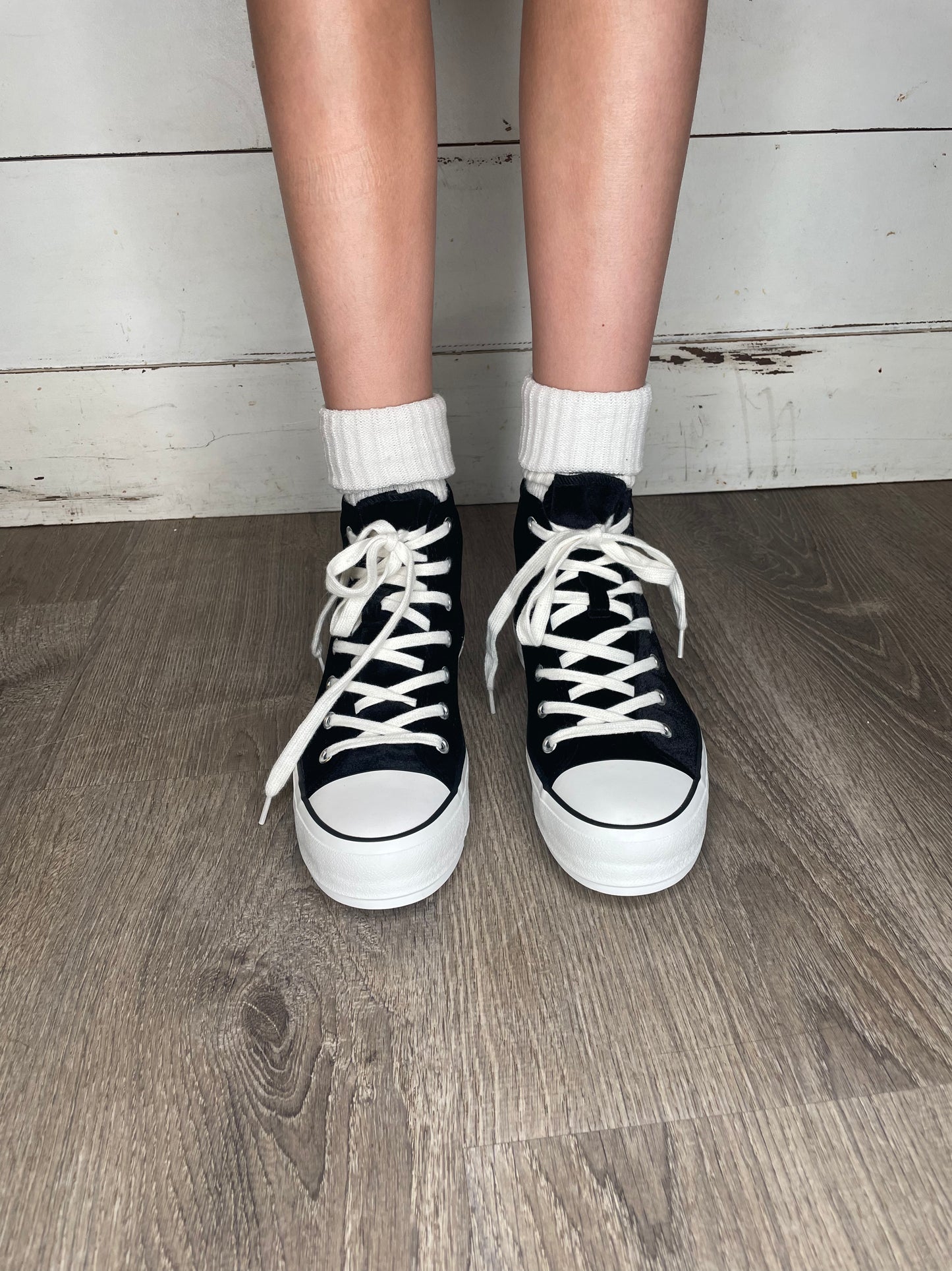 WOMENS BLACK VELVET HIGH TOP FOOTWEAR