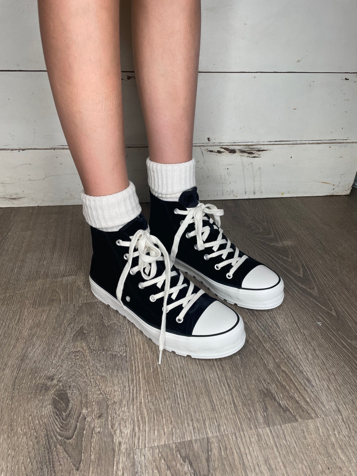 WOMENS BLACK VELVET HIGH TOP FOOTWEAR