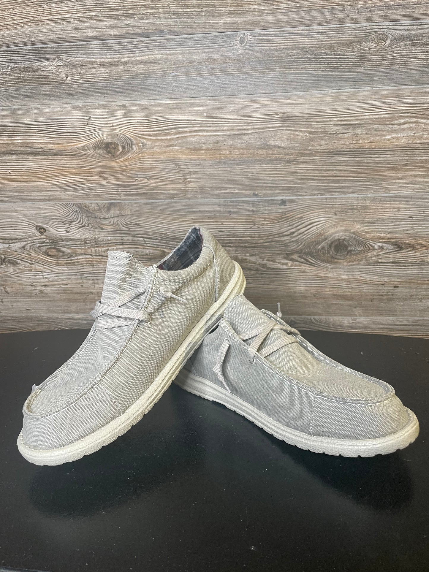 MEN’S LACED GREY LOAFER SHOE