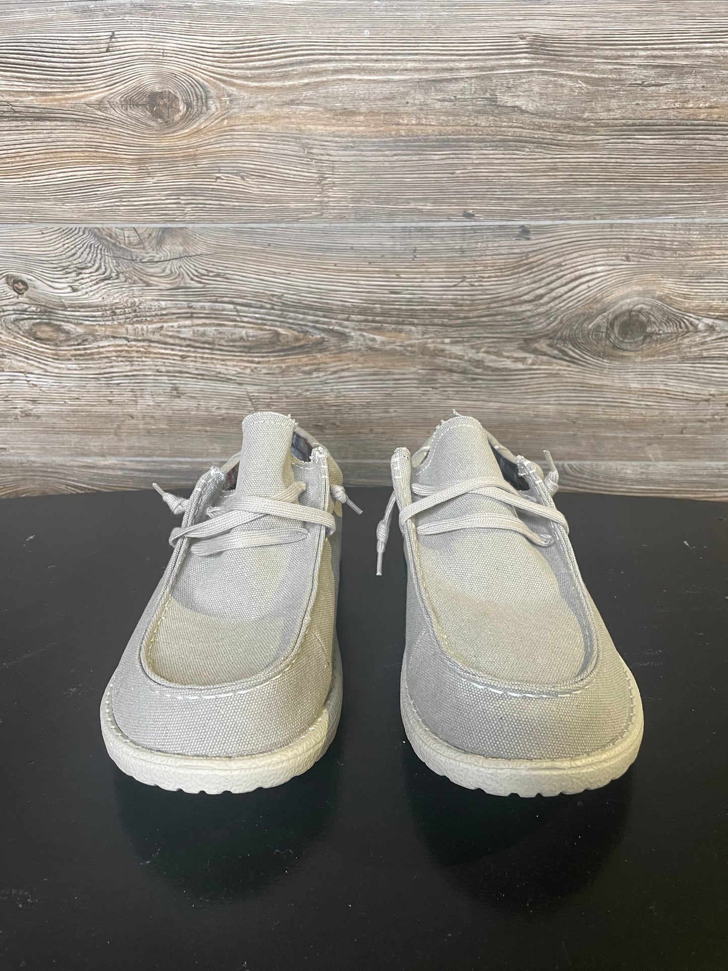 MEN’S LACED GREY LOAFER SHOE