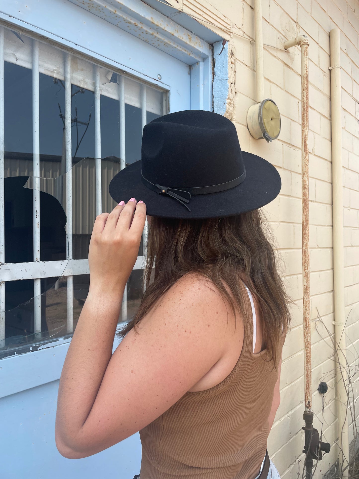 UNISEX WIDE BRIMMED BLACK FEDORA HAT WITH TASSELS