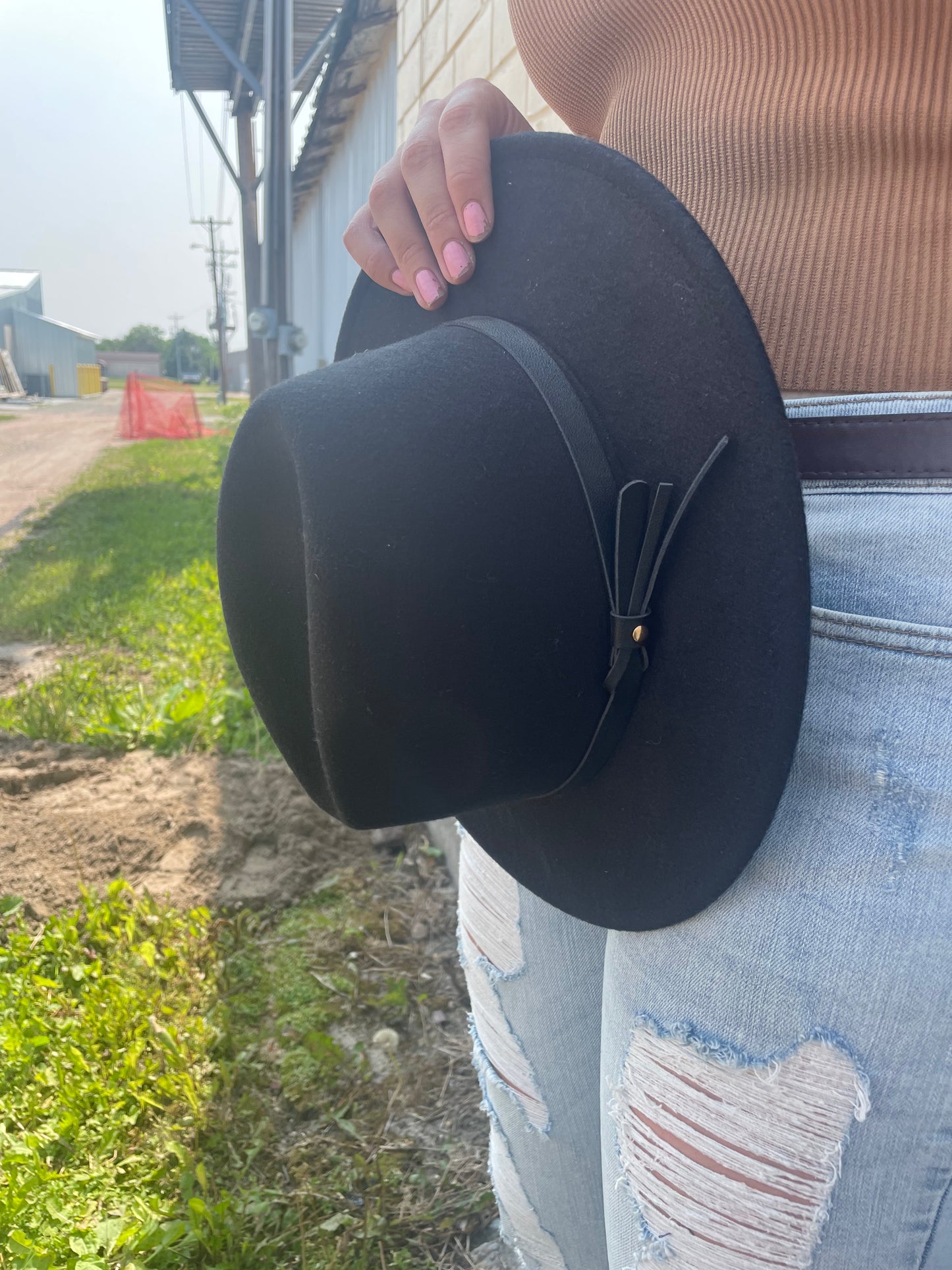 UNISEX WIDE BRIMMED BLACK FEDORA HAT WITH TASSELS