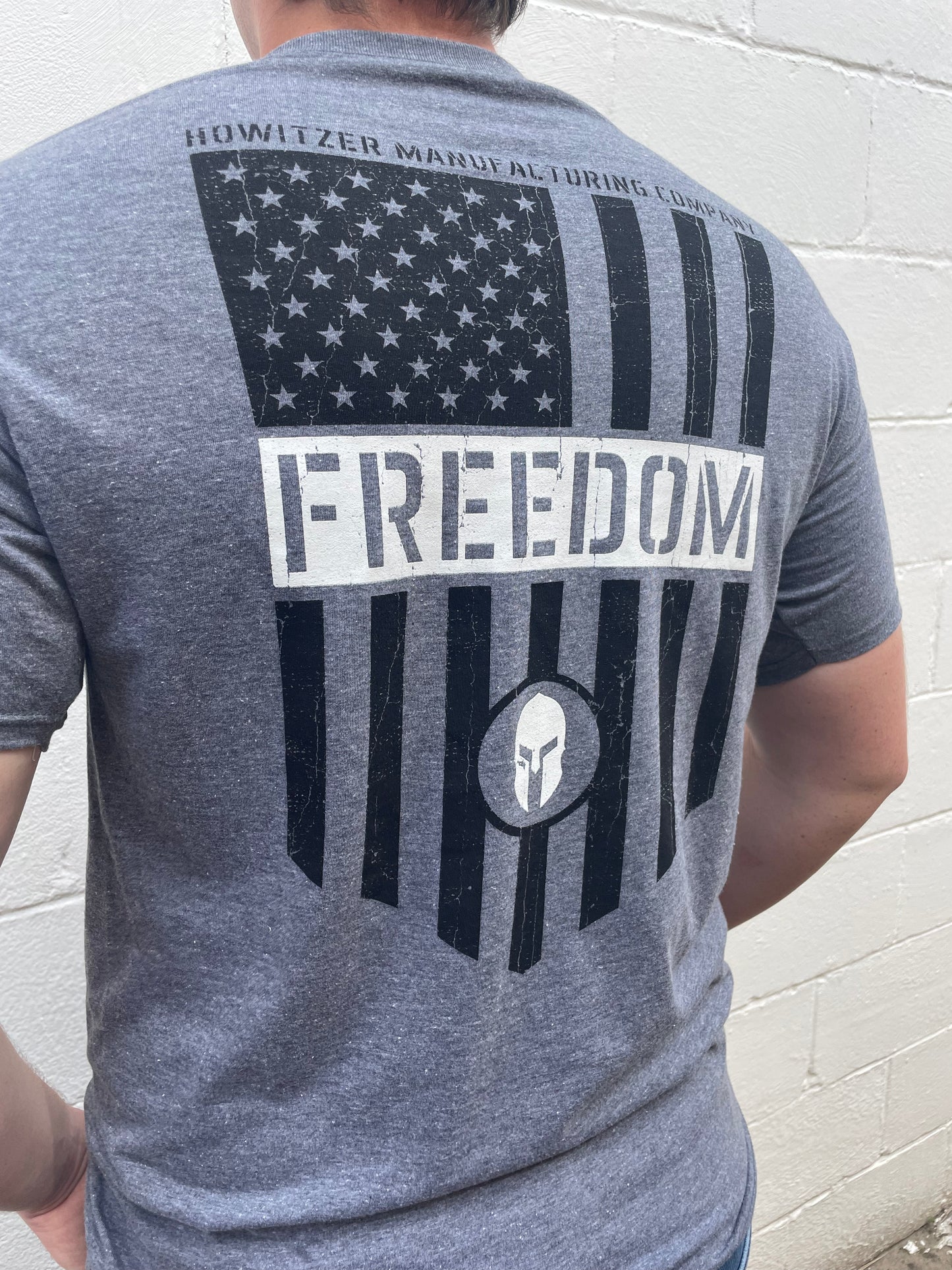 MEN'S GREY FREEDOM GRAPHIC SHORT SLEEVE T-SHIRT