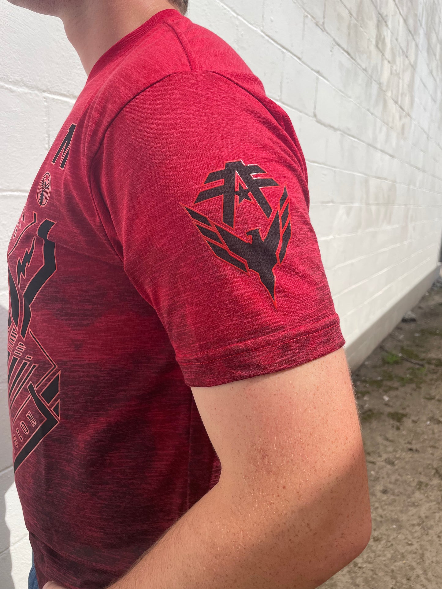 MEN'S RED GRAPHIC SHORT SLEEVE T-SHIRT
