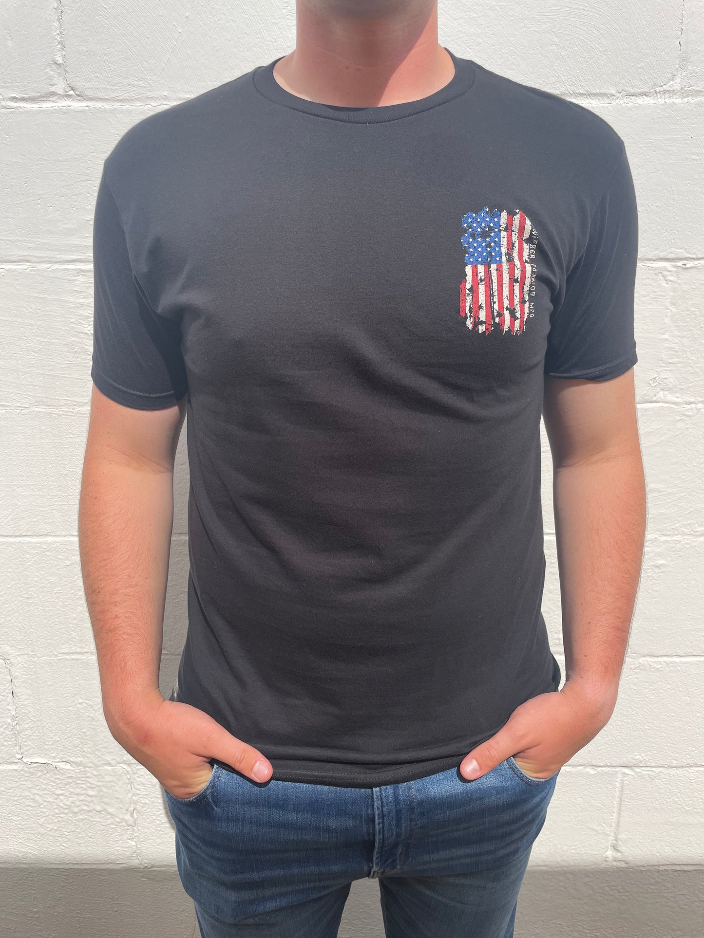 MEN'S BLACK GRAPHIC SHORT SLEEVE T-SHIRT