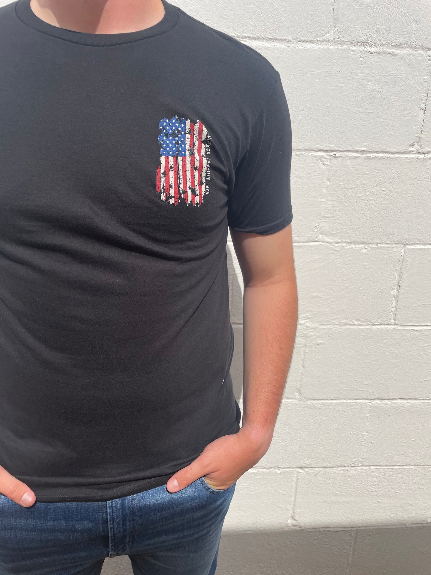 MEN'S BLACK GRAPHIC SHORT SLEEVE T-SHIRT