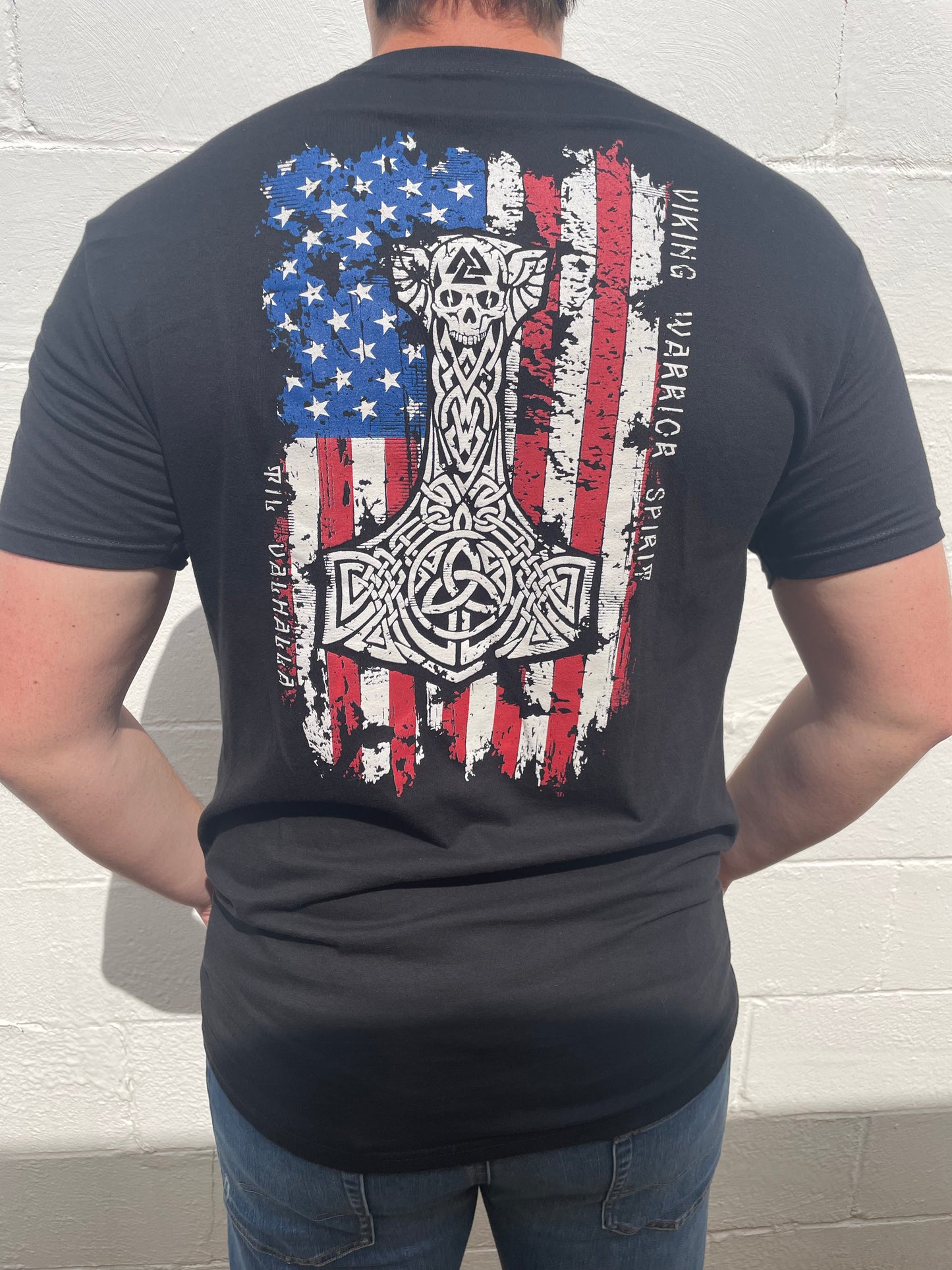 MEN'S BLACK GRAPHIC SHORT SLEEVE T-SHIRT
