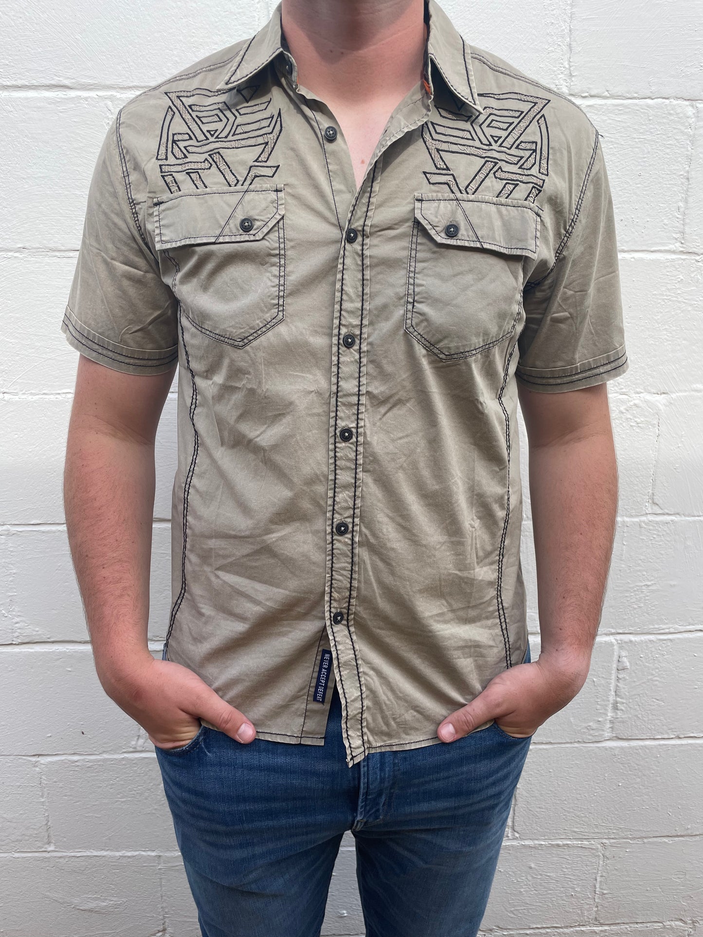 MEN'S KHAKI COLLAR SHORT SLEEVE SHIRT