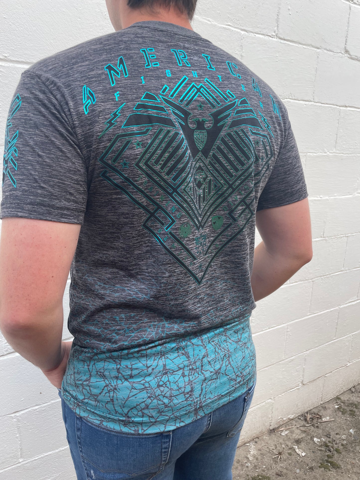 MEN'S AQUA GRAPHIC SHORT SLEEVE T-SHIRT