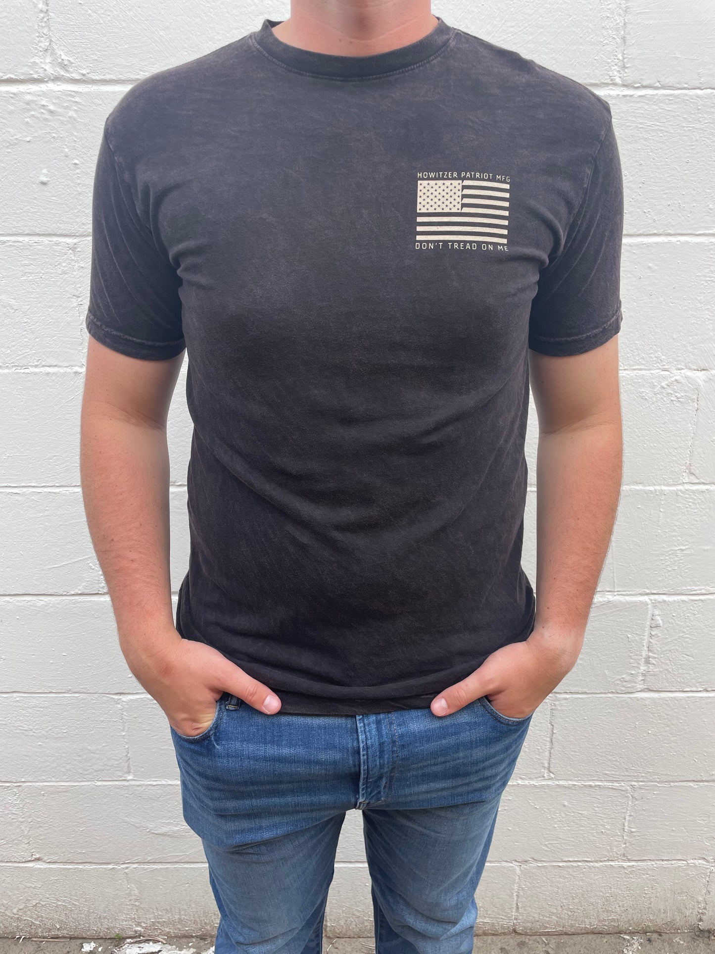 MEN'S STONEWASH BLACK GRAPHIC SHORT SLEEVE T-SHIRT