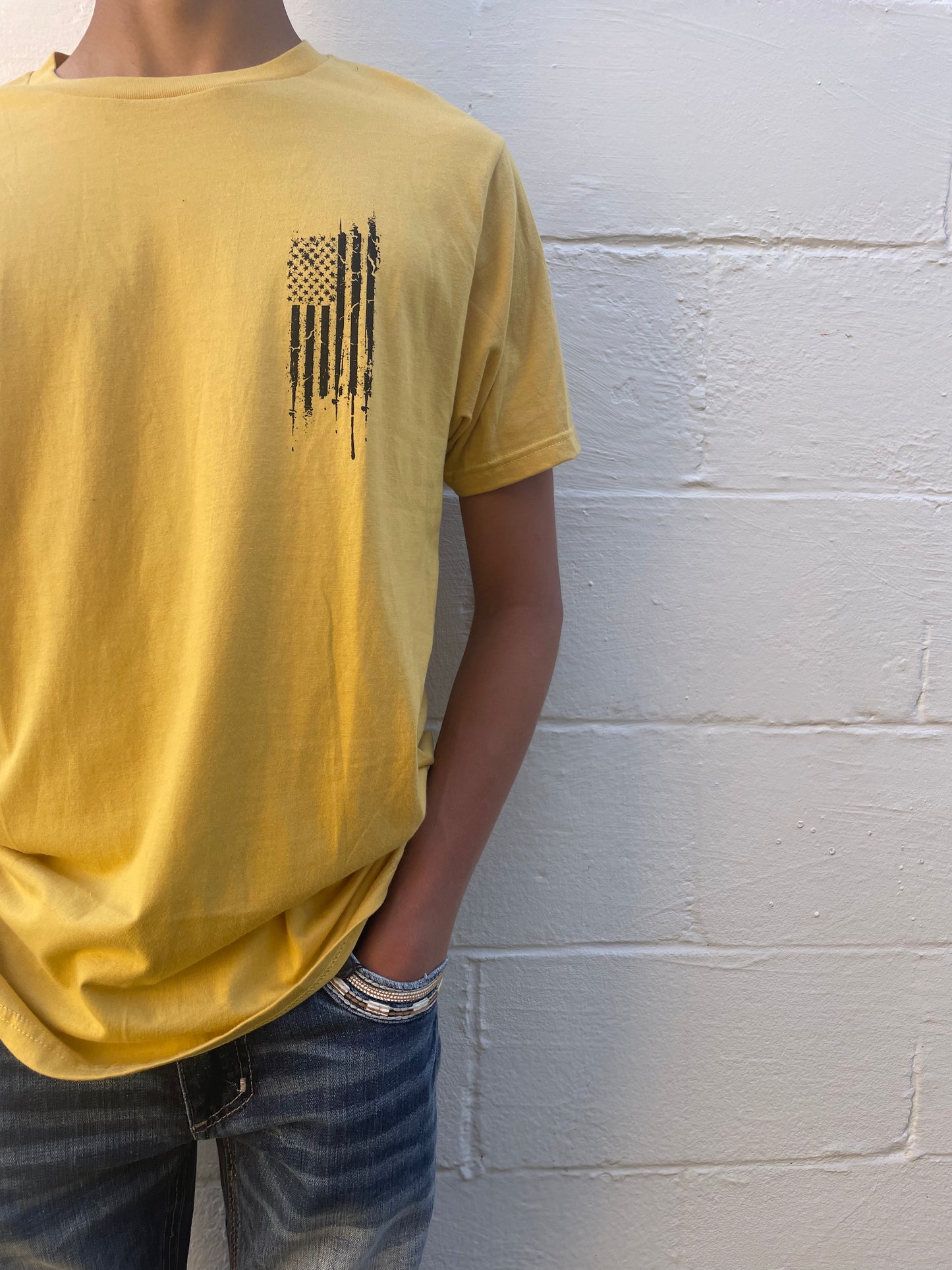 MEN'S MUSTARD GRAPHIC SHORT SLEEVE T-SHIRT