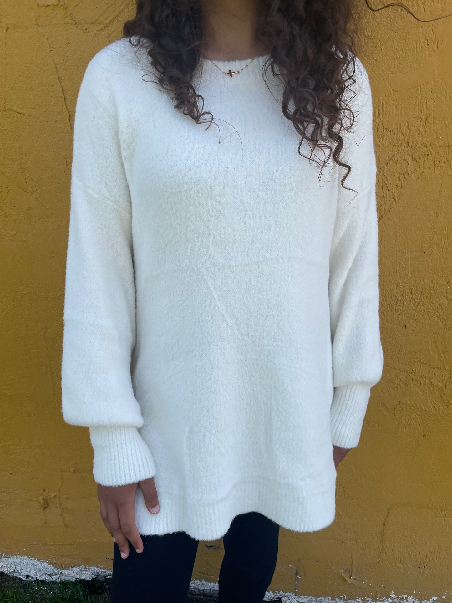 WOMENS IVORY SWEATER