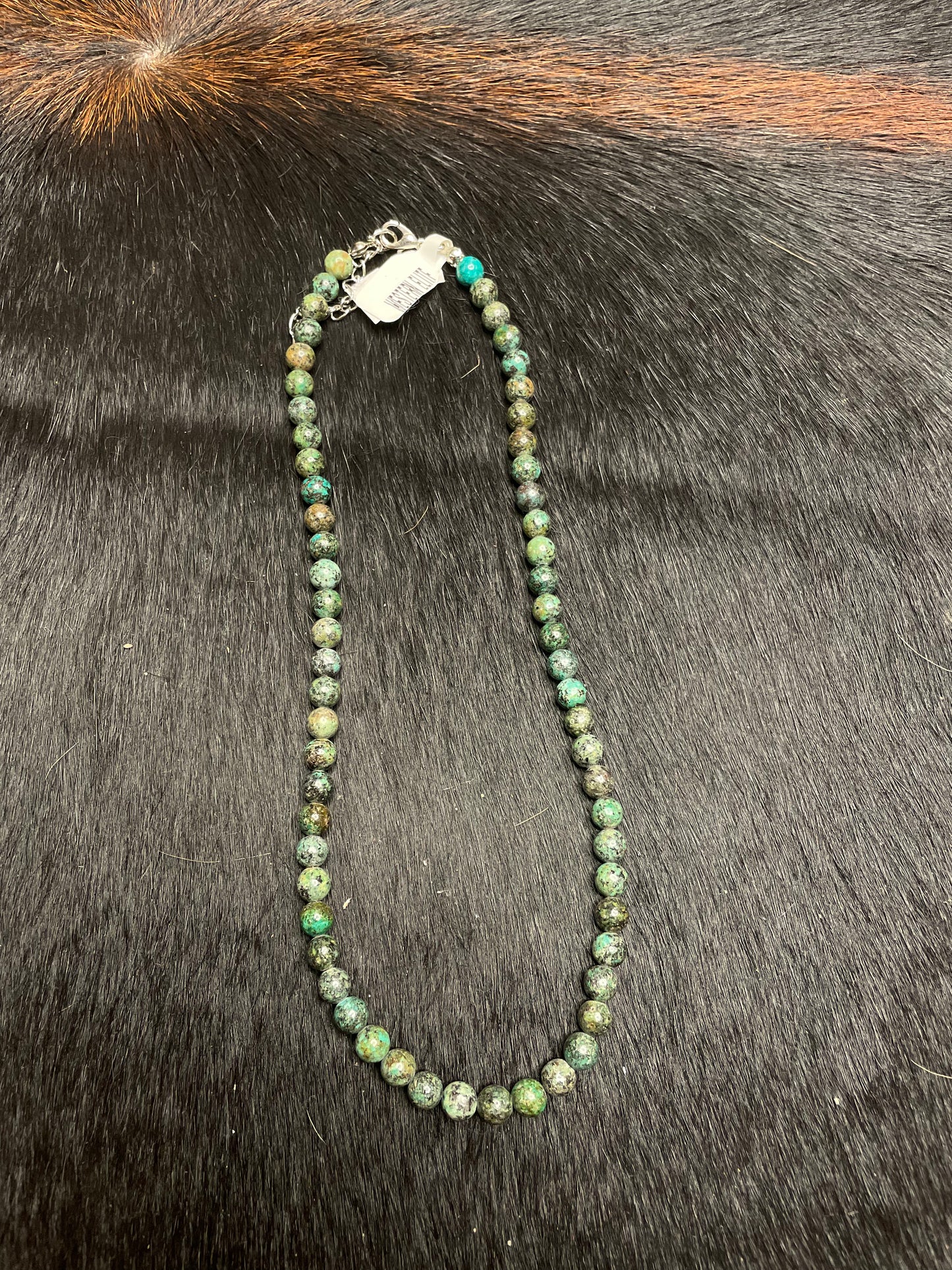MARBLED GREEN BEAD NECKLACE