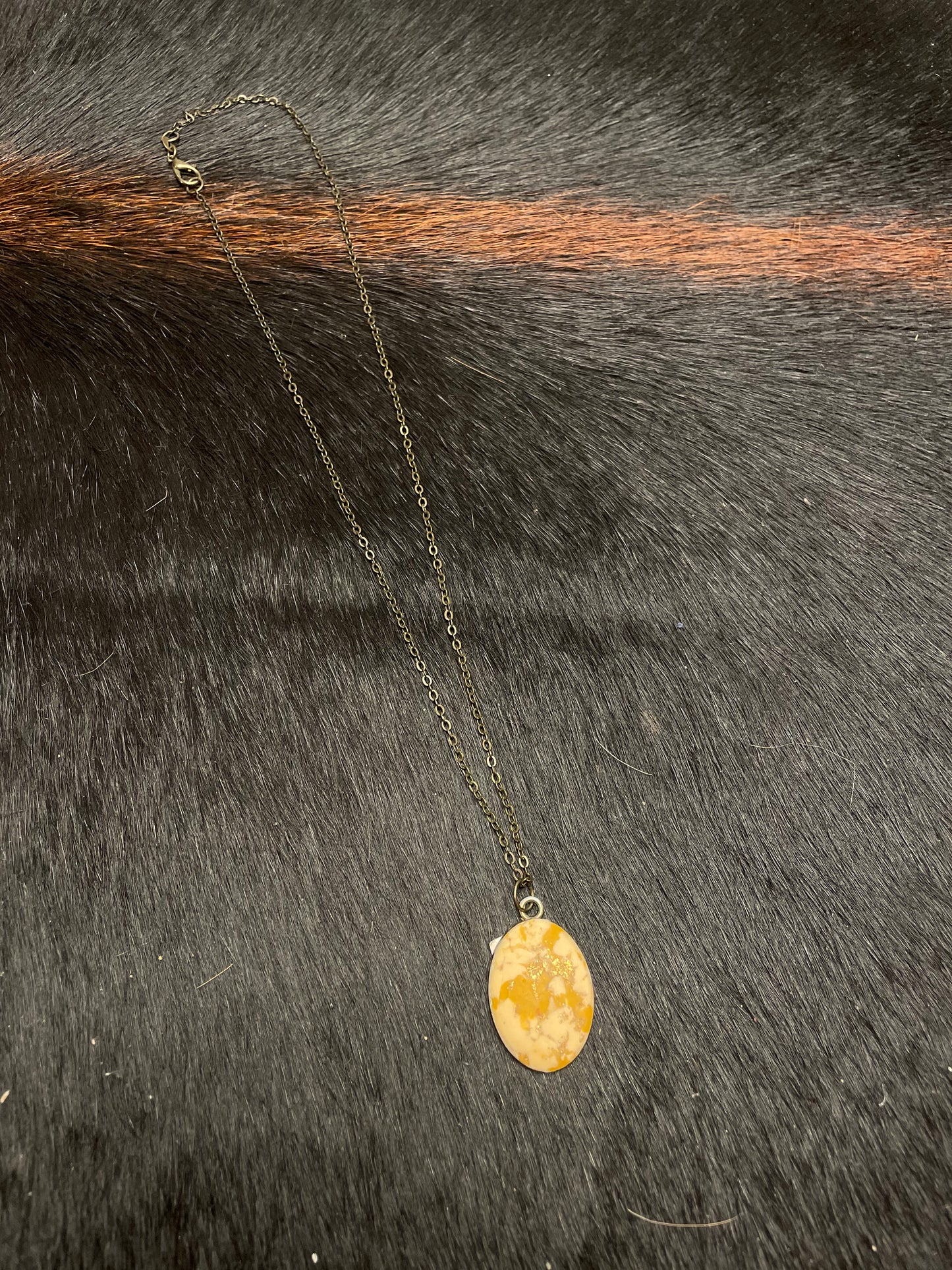 BRUSHED BRONZE CHAIN WITH MARBLED MEDALLION NECKLACE