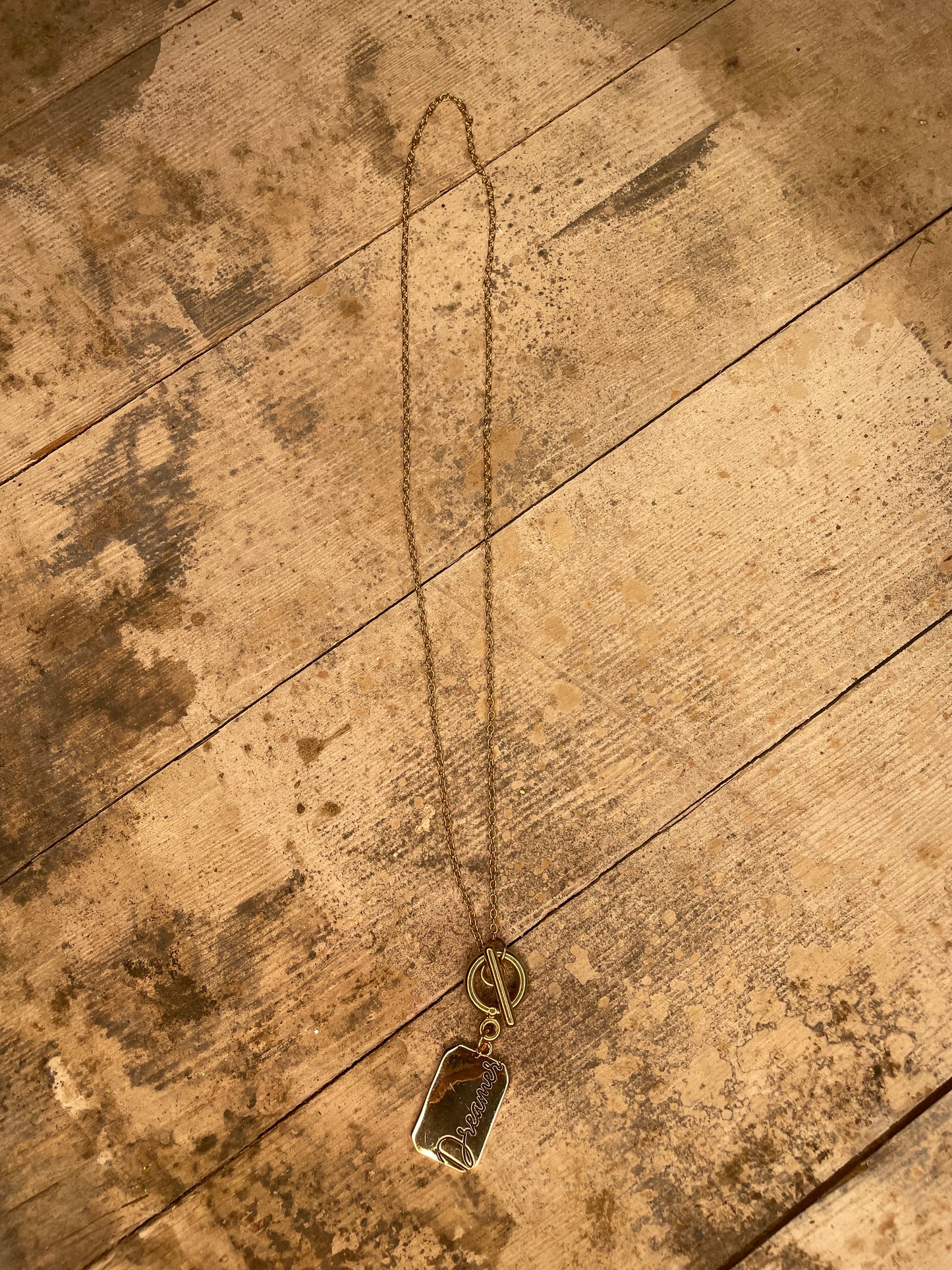 DREAMER SENTIMENT PENDANT NECKLACE