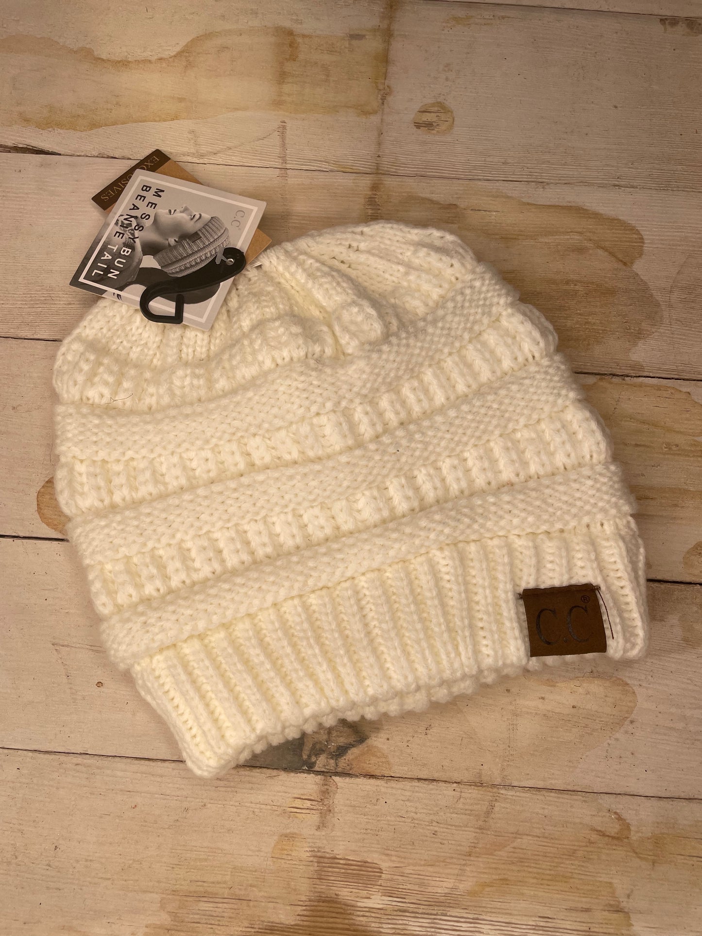 IVORY MESSY BUN BEANIE TAIL