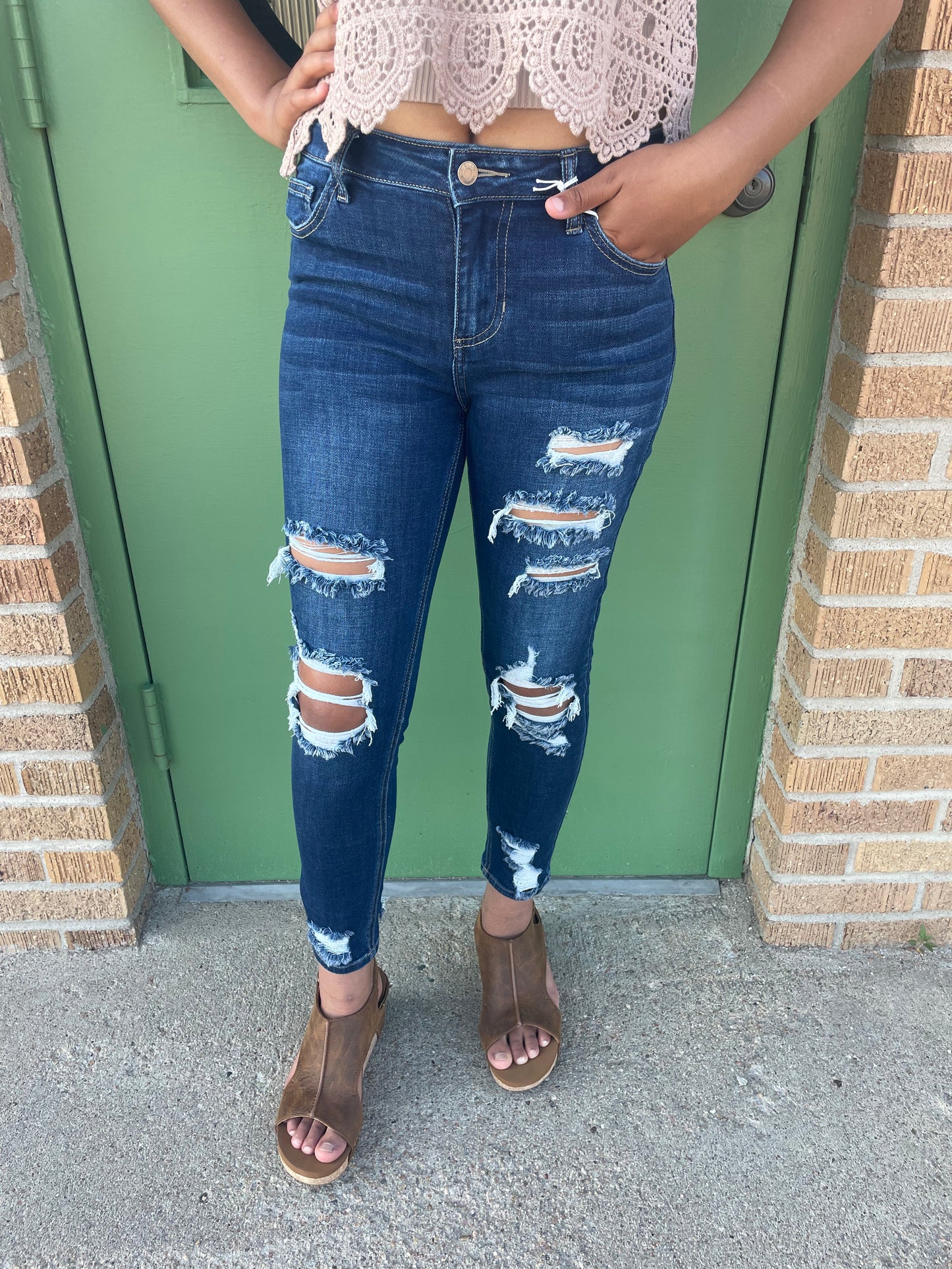 WOMENS DARK BLUE DISTRESSED CROPPED SKINNY JEANS