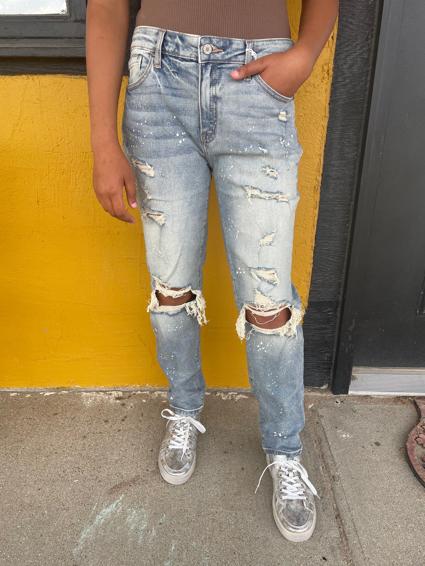 WOMENS DISTRESSED WHITE PAINT SPLATTER JEANS