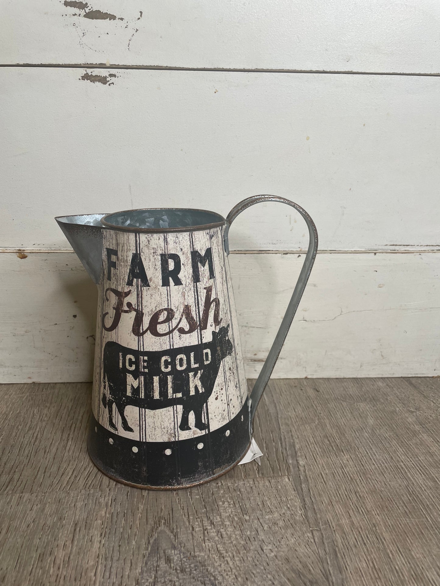 METAL PITCHER FARM FRESH