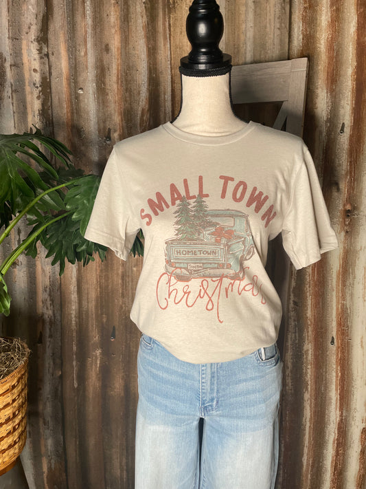 WOMENS GRAPHIC T-SHIRT SMALL TOWN CHRISTMAS