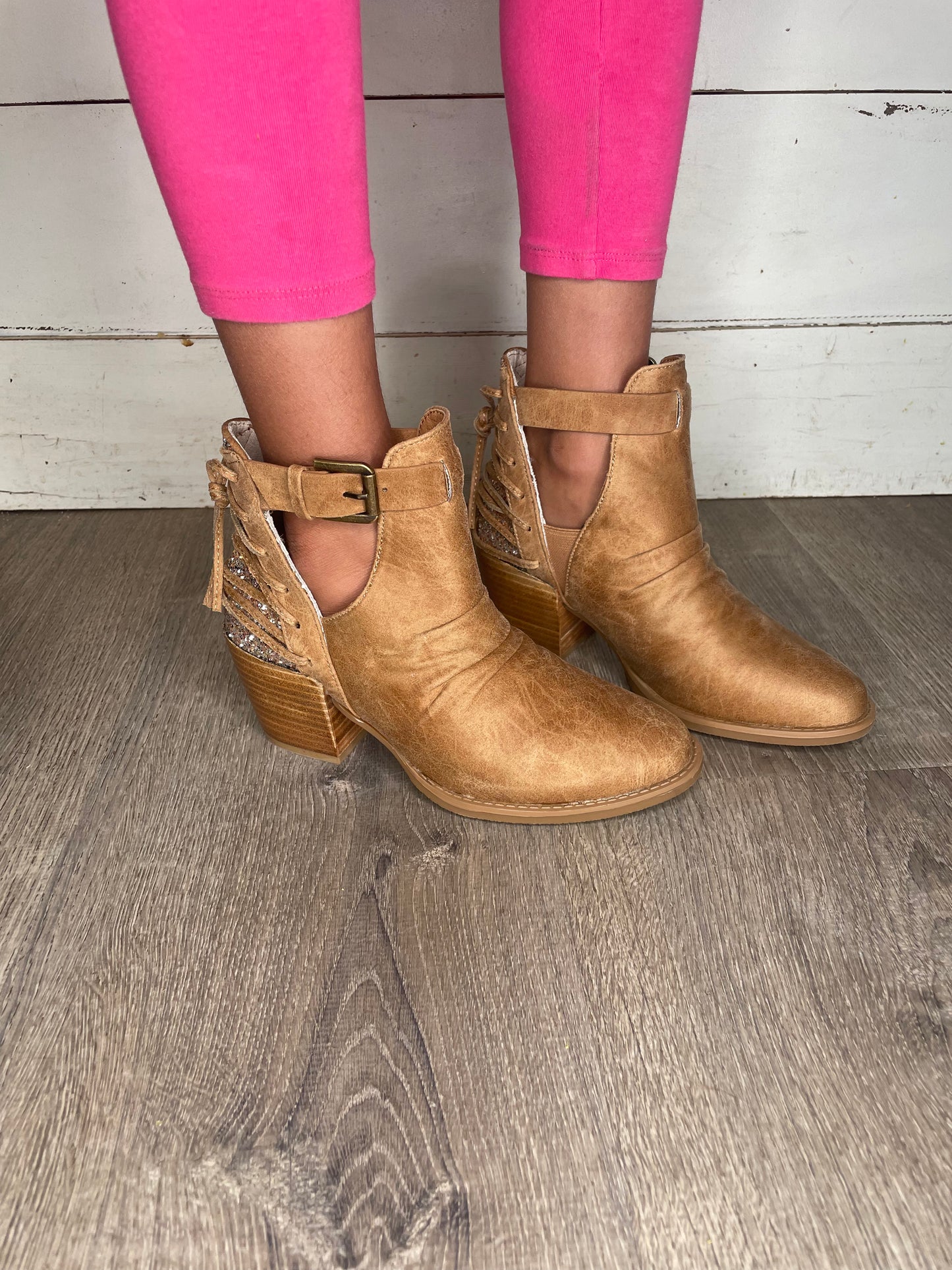 WOMENS TAN ANKLE BOOT