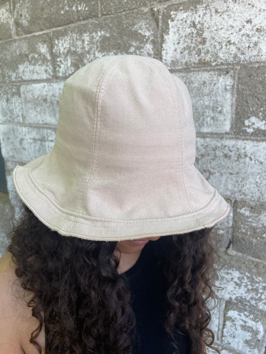 WOMENS NARROW BRIM BUCKET HAT