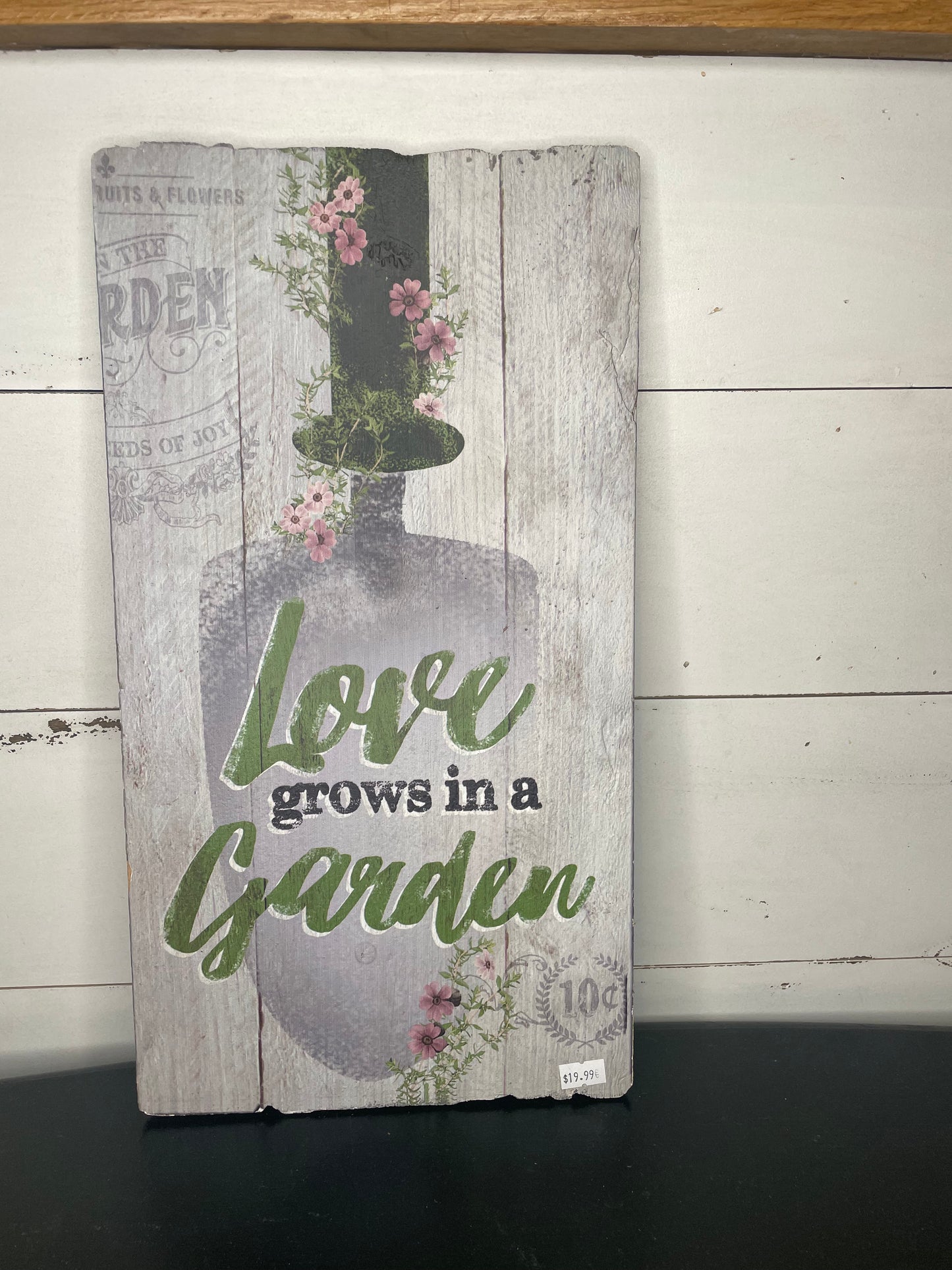 WOODEN PALLET SIGN LOVE GROWS