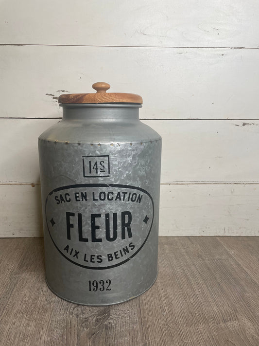 VINTAGE METAL CONTAINER WITH WOOD LID FLEUR